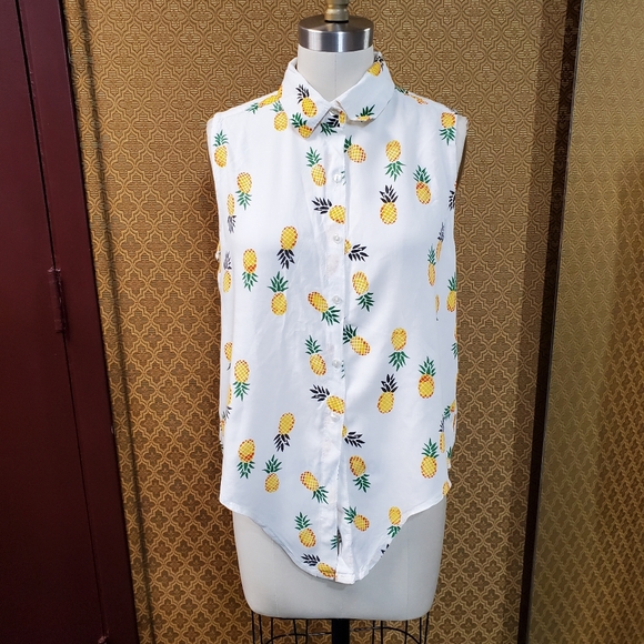 Pineapple button up Sleeveless Shirt - Picture 2 of 4